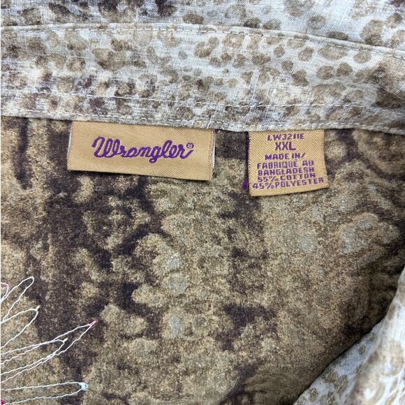 Wrangler Women’s Pearl Snap Embroidered Western Animal Print Shirt size XXL - Picture 10 of 13
